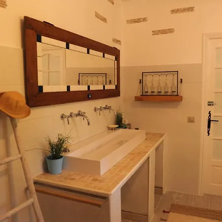 La Capilla Saint Tropez فيلة راماتويل