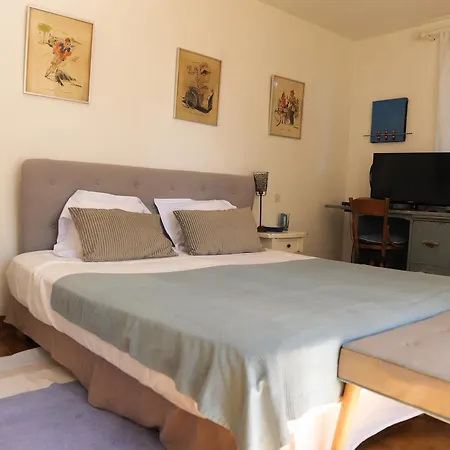 La Capilla Saint Tropez * راماتويل